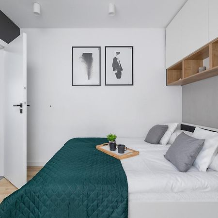 Elegant Apartment In Cracow With Balcony, Parking And Desk By Noclegi Renters Kraków Zewnętrze zdjęcie