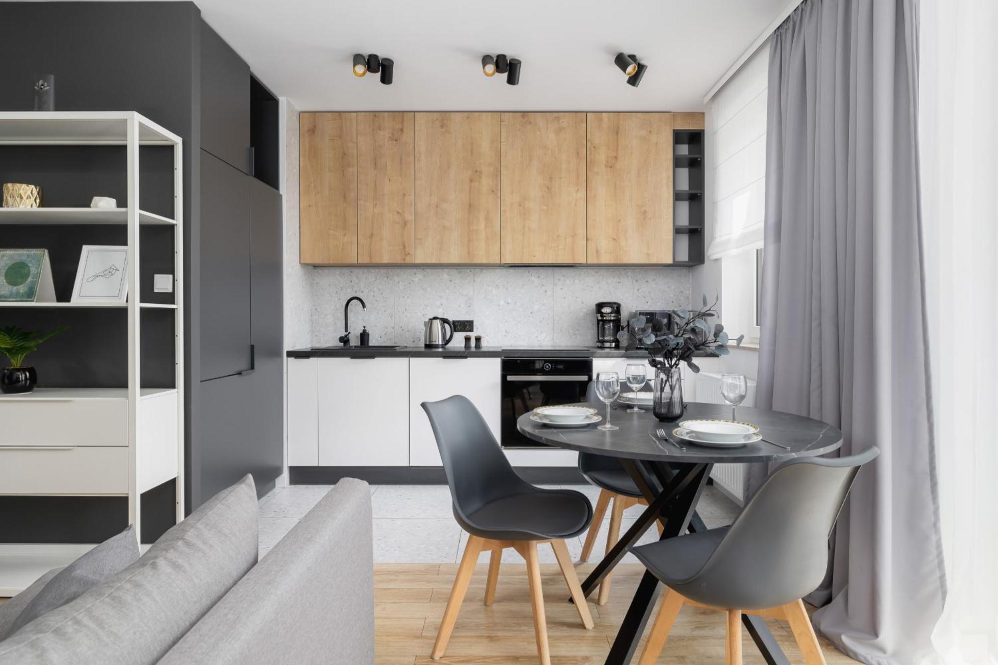 Elegant Apartment In Cracow With Balcony, Parking And Desk By Noclegi Renters Kraków Zewnętrze zdjęcie